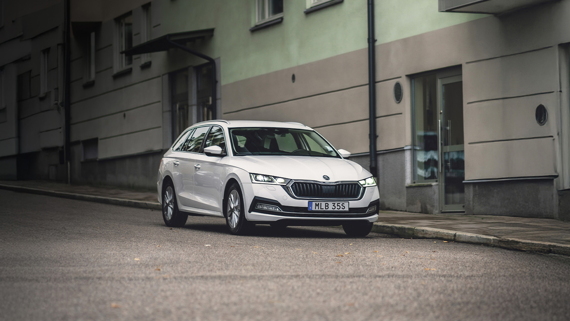 Vit begagnad Skoda Octavia